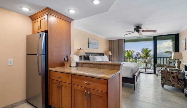 New Listing Lahaina Shores 533 Oceanfront Retreat
