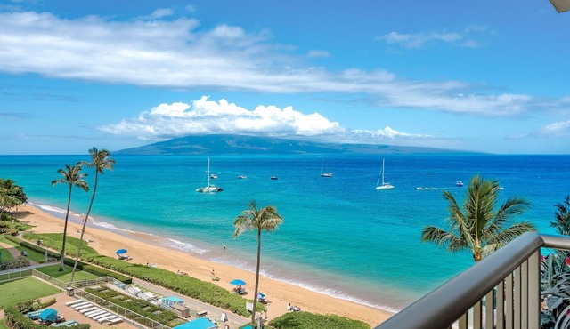 Maui Resort Rentals: The Whaler 707 - Luxuriously Remodeled 7th Floor 1BR/2BA w/Stunning Ocean and Mountain Views!