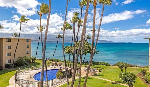 Top Floor Condo- Ocean Views w Pool Steps to Beach