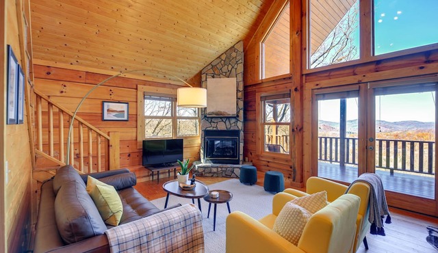 Mtn-View Blue Ridge Cabin on Over 2 Acres!