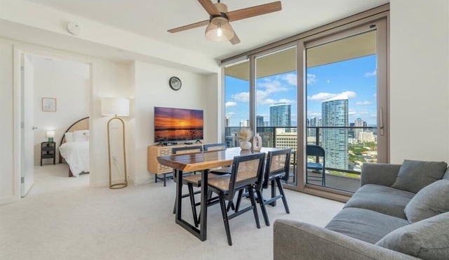 Sky Ala Moana 2908: 2 BR, 2 BA Condominium in Honolulu, Sleeps 4