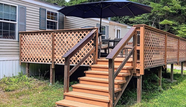Secluded waterfront 2-bedroom/2 bath on private 152 acre Sportsman's Pond.