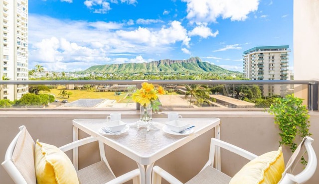 Two Waikiki Sunset Units. 4 Bedrooms, Sleeps 10 in Total.
