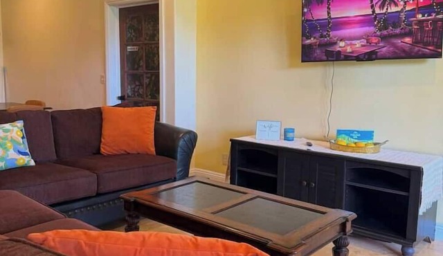 Cozy Oceanfront Escape Sleeps 7
