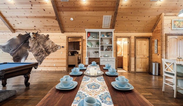 Creekside Tango - Seasonal Creek! Pool Table! Pet Friendly! Free Firewood!