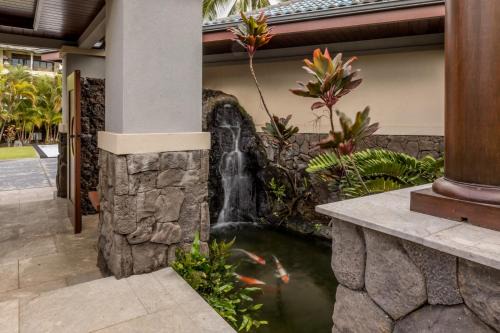 Kolea Kai Oceanfront 4 BR Sleeps 11 Perfect for Couples Complimentary Car with 6 Nights Hale Nani by KBM