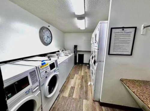 Duplex Waikiki Seaside Full Kitchen Big Terrace NR HPU Sleeps 8