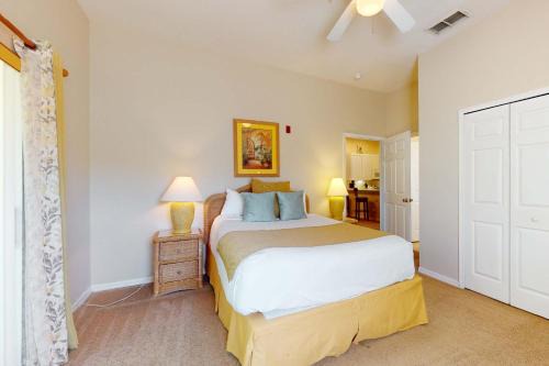 3rd floor condo w balcony gym restaurant near theme parks sauna
