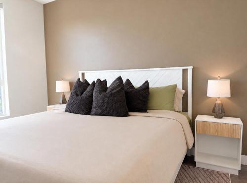 Bright Home 10 Min to Disneyland Pool & GYM