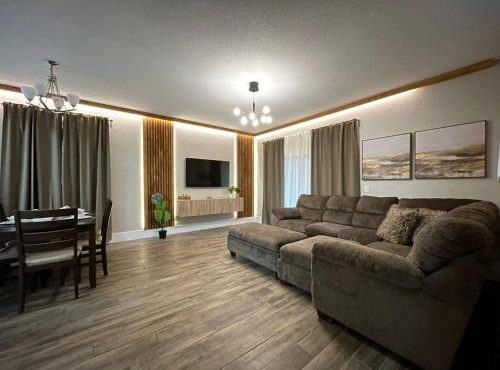 4 Bedrooms 3 Bathrooms Regal Palms 340 Ma