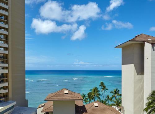 Halepuna Waikiki by Halekulani - NO RESORT FEE