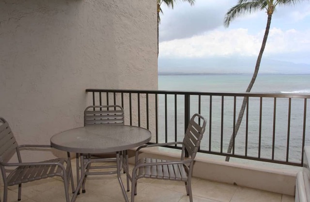 Lauloa Resort 