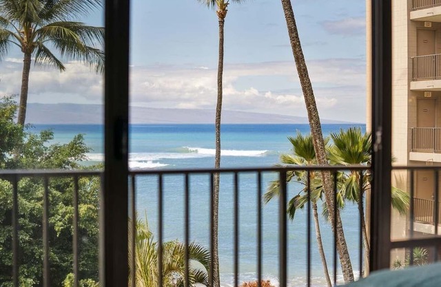 Remodeled OceanFront Condo w Wonderful Ocean Views-Valley Isle 401